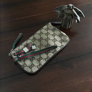 GG wristlet for cell and keys or littles things